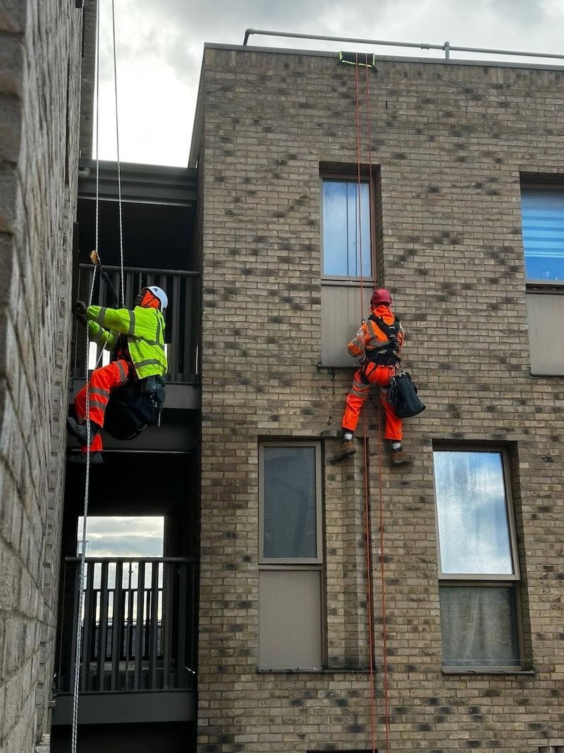 Rope Access vs Scaffolding: Which Access Method Is Best for Your Project?