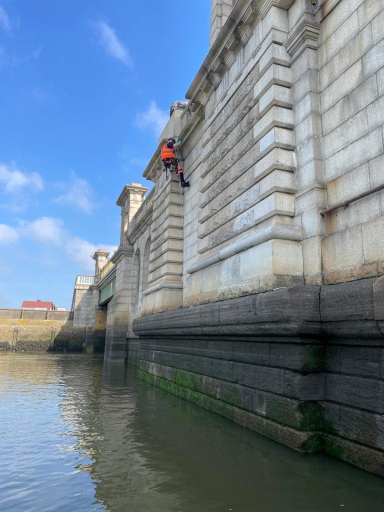 Rochester Bridge: Rope Technicians Complete Clean & Bird Proofing Project